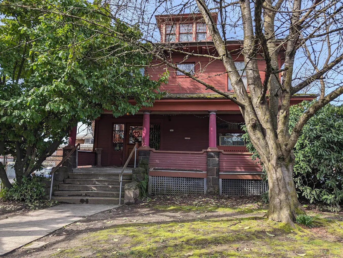 Exterior of the 1902 Craftsman house at 707 SE 12th Avenue, home to Rimsky-Korsakoffee House